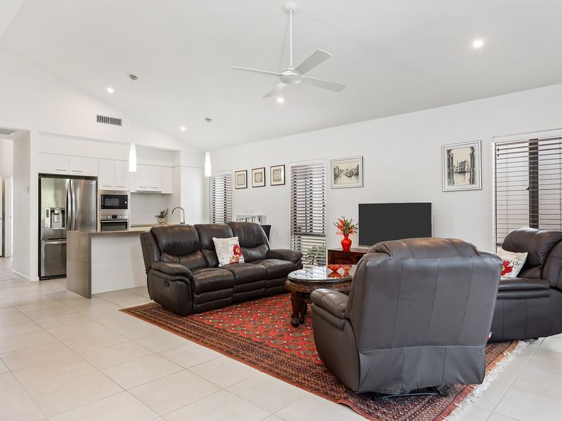 Sit Back, Relax and Watch the Tee Off From the First Hole