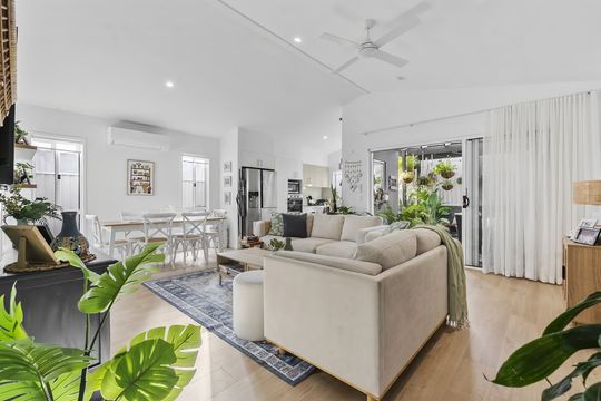 Light, Space and a Private Alfresco Retreat
