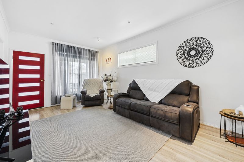 Beautifully Updated Modern Retreat