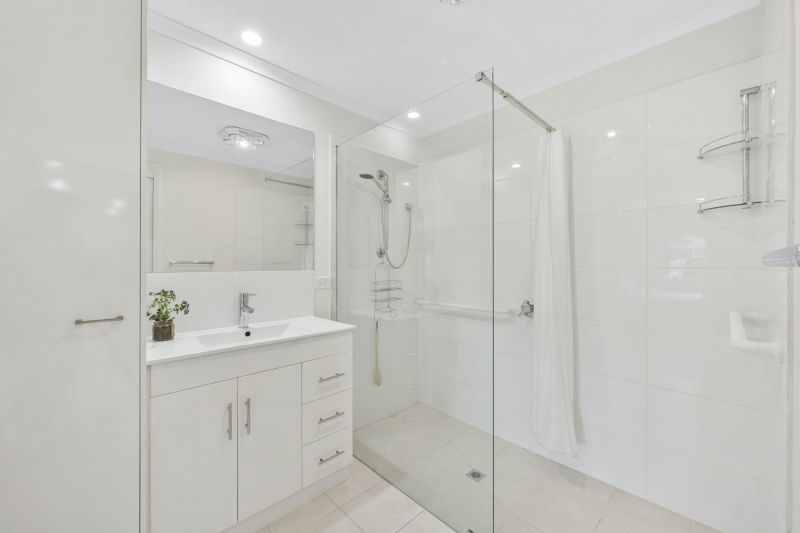 Ground Floor Living by Water and Parkland