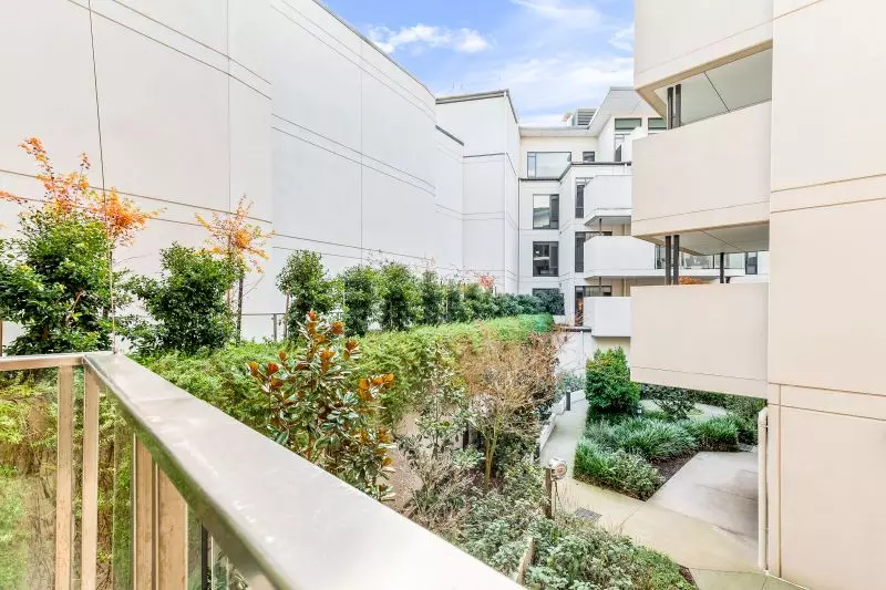 Spacious one-bedroom with tranquil courtyard garden views