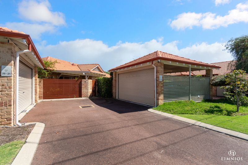 Light, bright 2 Bedroom Villa with Modern Upgrades in a Prime Location!