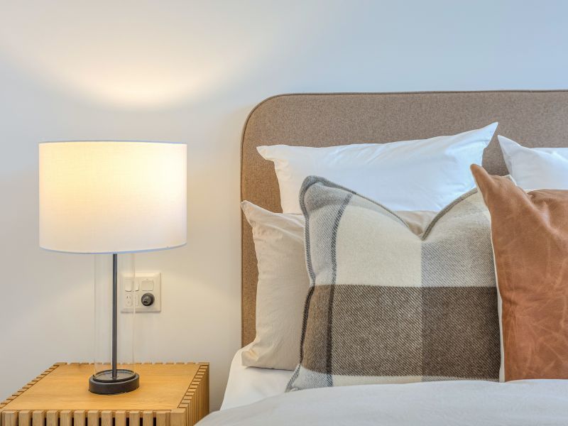 Stylish, single-level living with golf course views