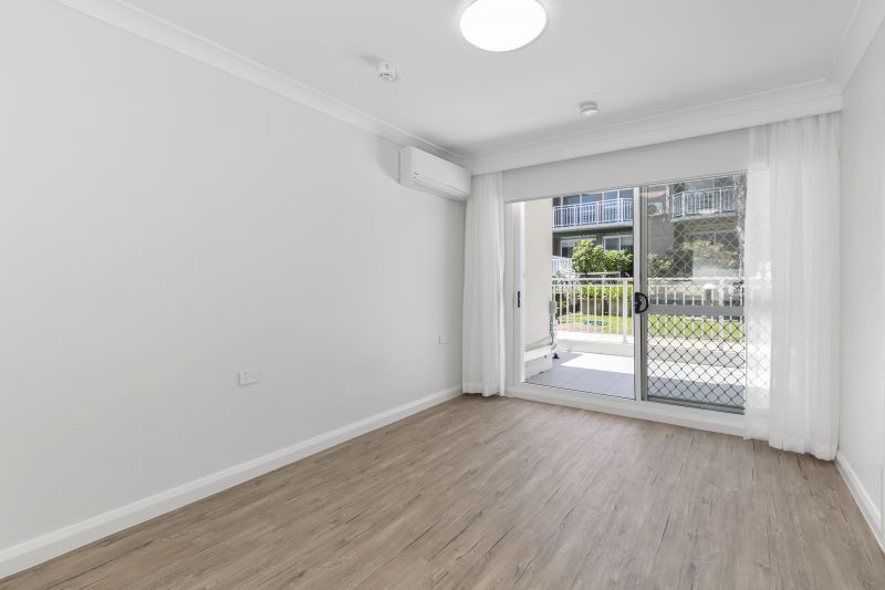 Beautifully refurbished one bedroom serviced apartment with separate bedroom and ensuite plus kitchenette and balcony