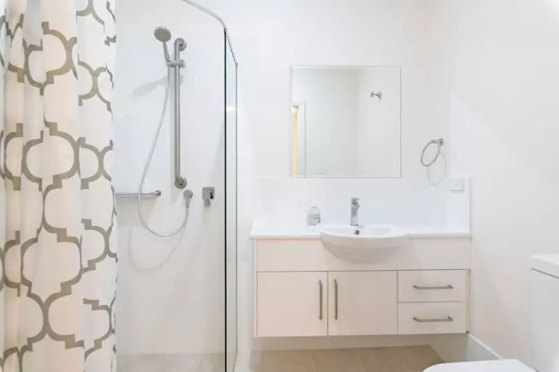 Spacious and light filled serviced apartment