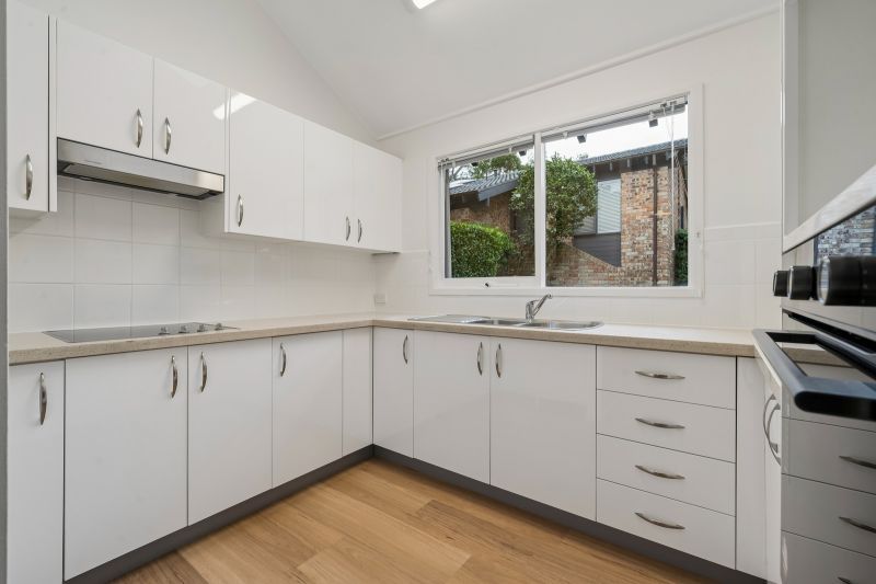 Bright, private & perfectly positioned villa