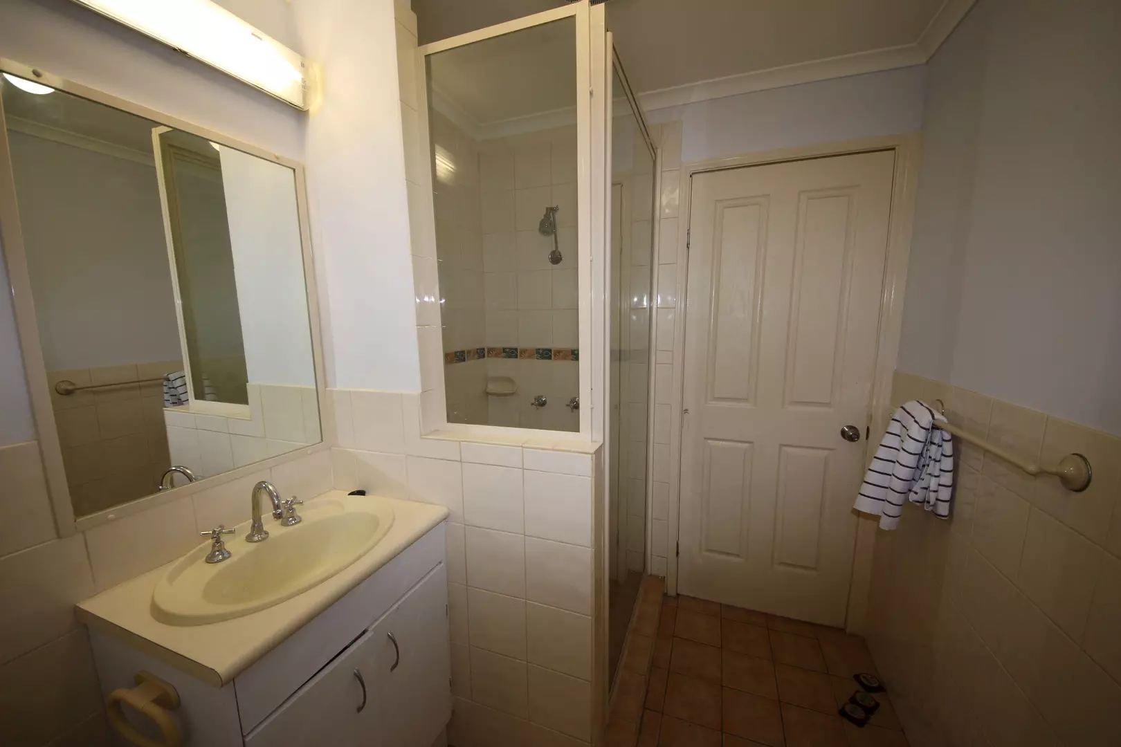 The Palms Village - 1 Bedroom - Renovators Delight