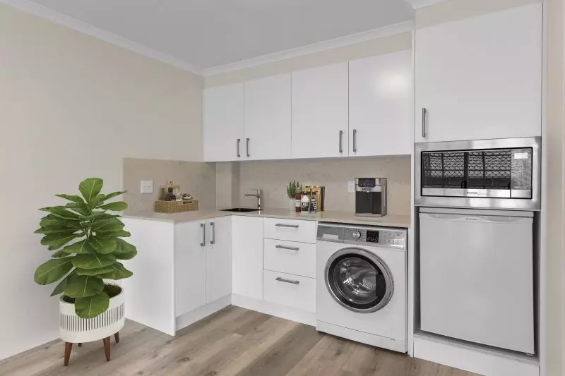 Beautifully presented serviced apartment with chef-prepared meals and cleaning included!