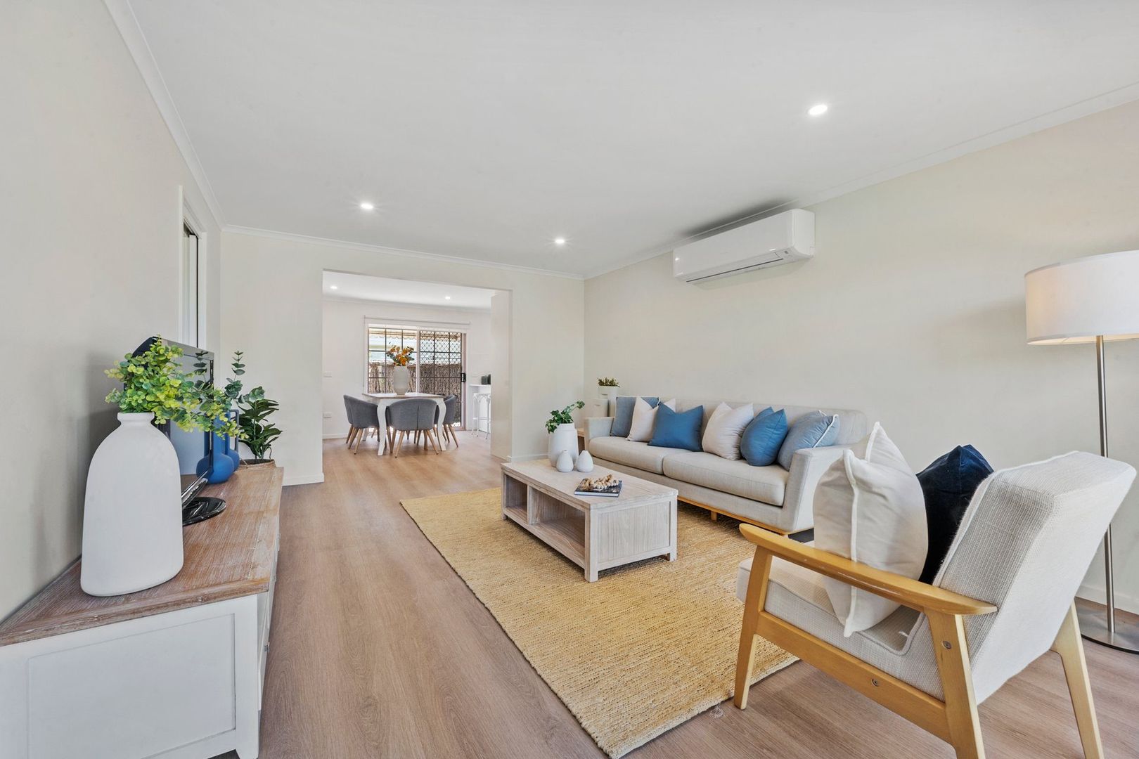 Peaceful Court, Premium Outlook