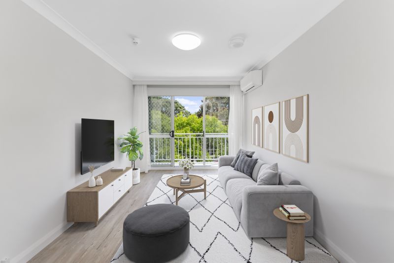 Beautifully renovated 1 bedroom unit with large open plan living/kitchen area