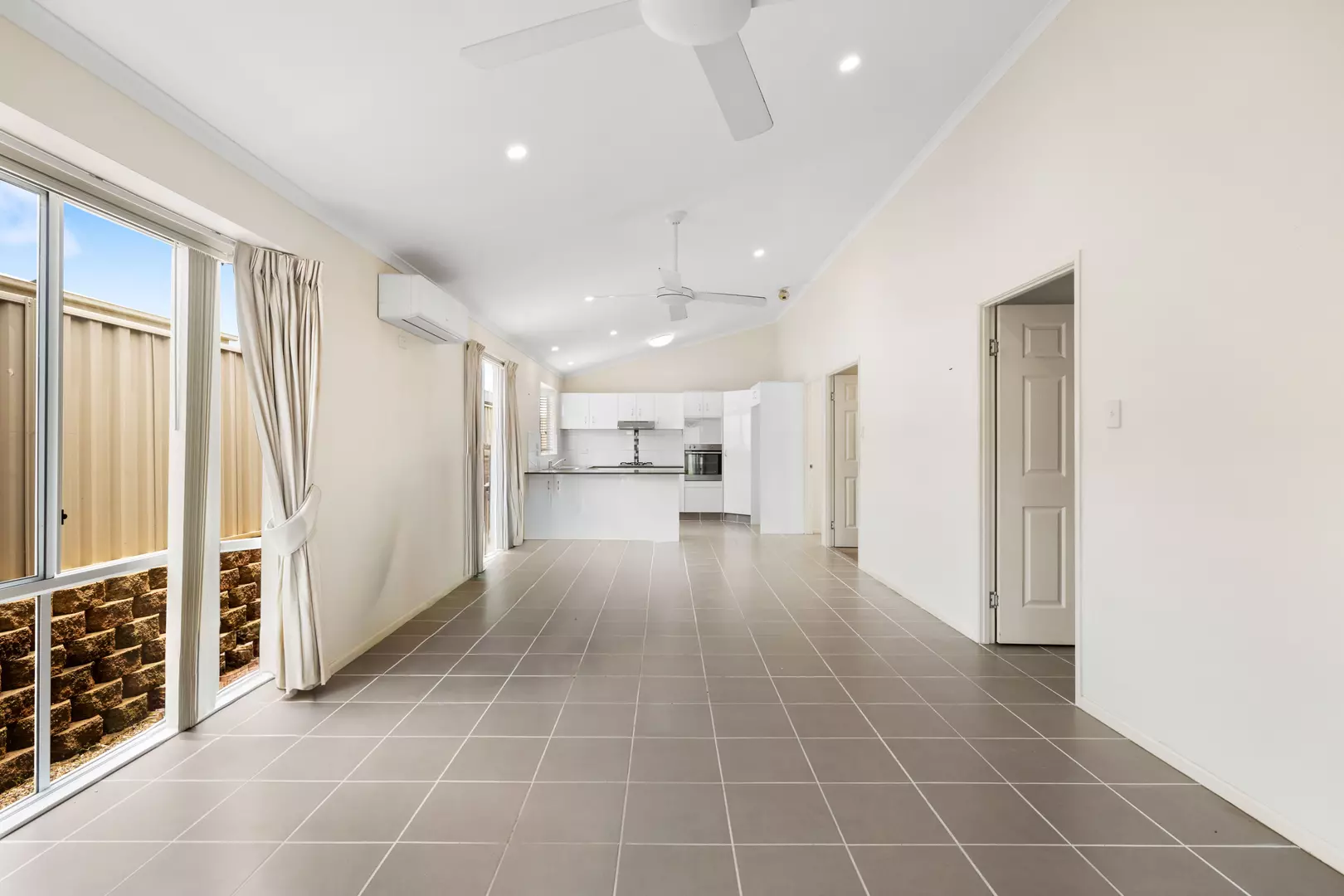 Two bedroom plus study Bottlebrush design home in Palm Lake Resort Eagleby