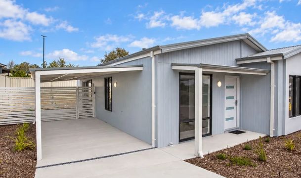 A light-filled modern 3 bed home with alfresco