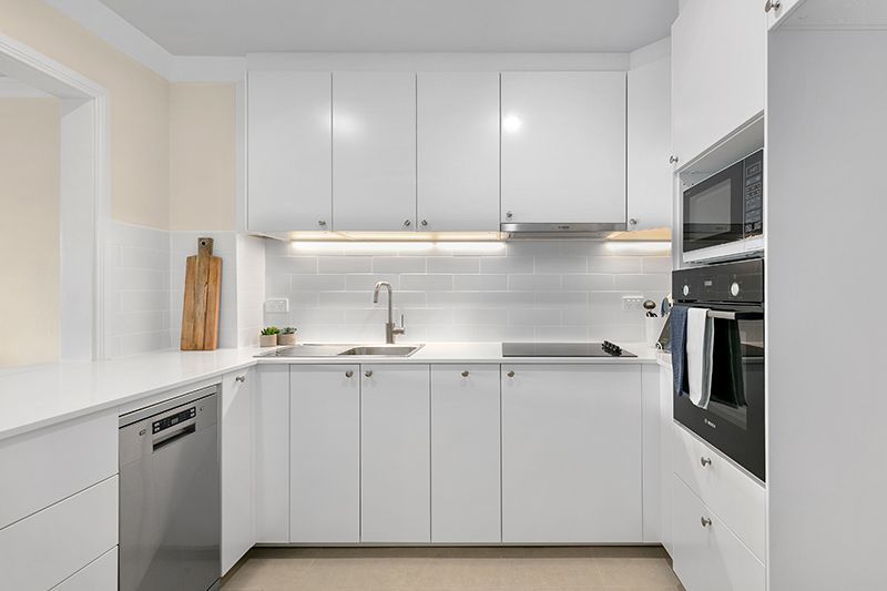 Beautifully presented renovated spacious unit located close to the clubhouse.