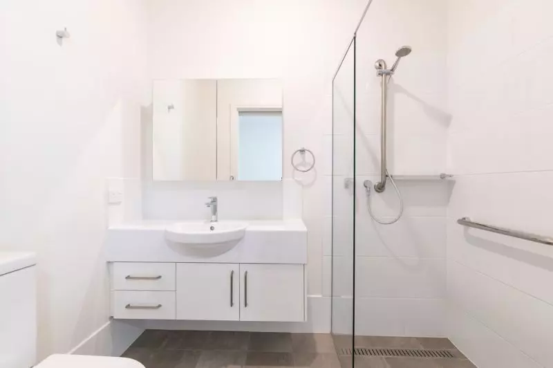 Spacious Care apartment with courtyard access