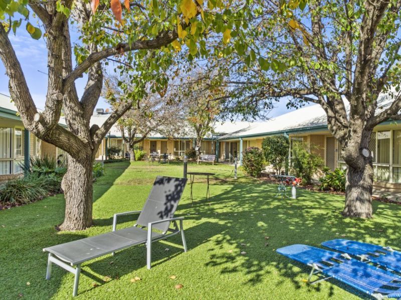 Rent in Seniors Community – Self-catered unit with kitchenette
