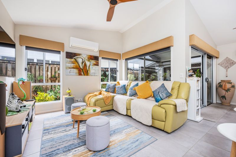 Stunning Tropical Hideaway!