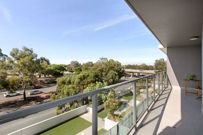 Superb Living by the River