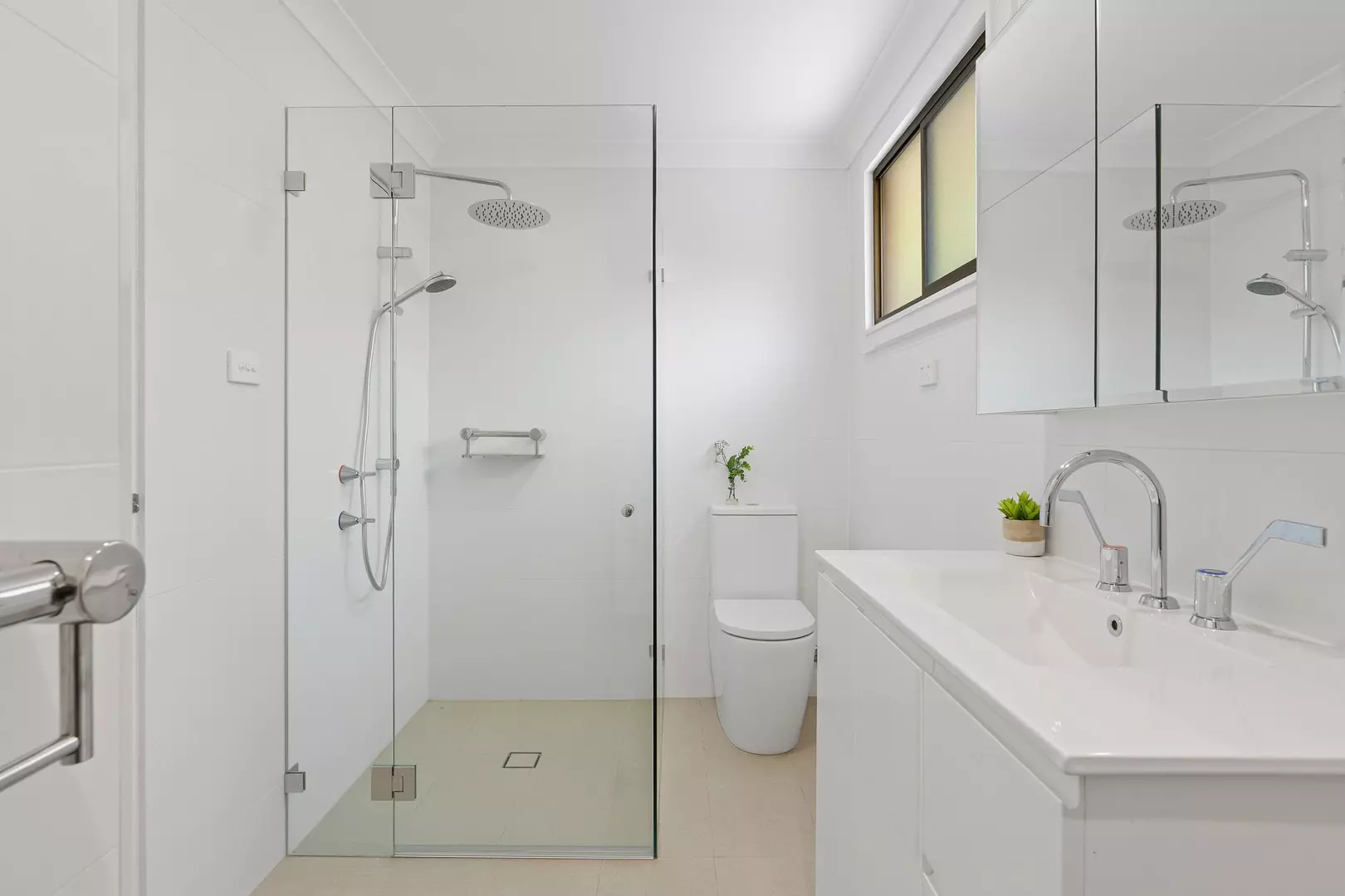 Spacious 2 Bedroom Home in a secluded setting