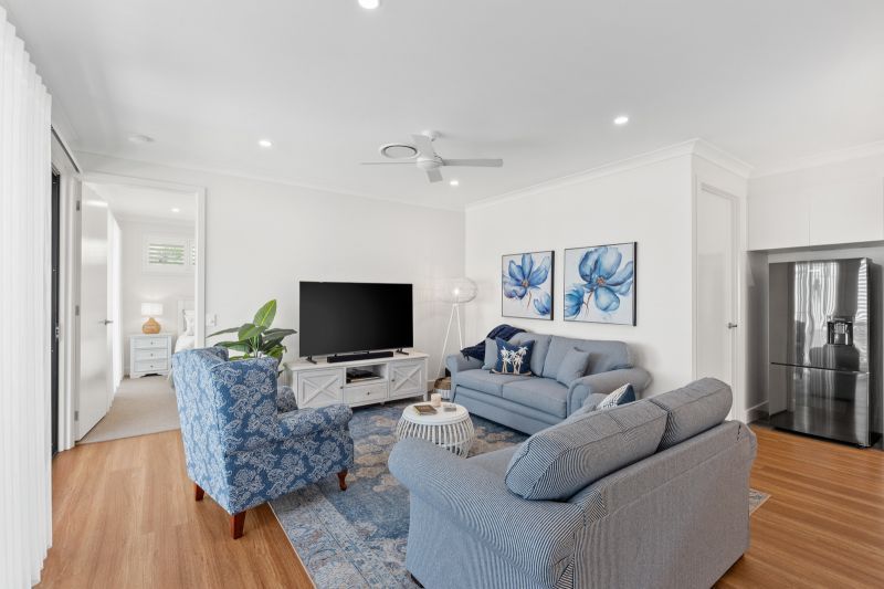 Relax in Style! - Elegant Two Bedroom + Study