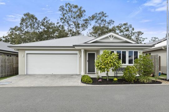 Stylish Home with a Bushland Outlook