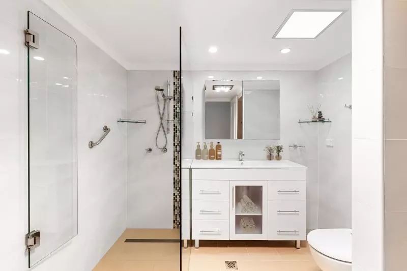 Immaculately maintained 3 bedroom unit with modern look overlooking stunning gardens