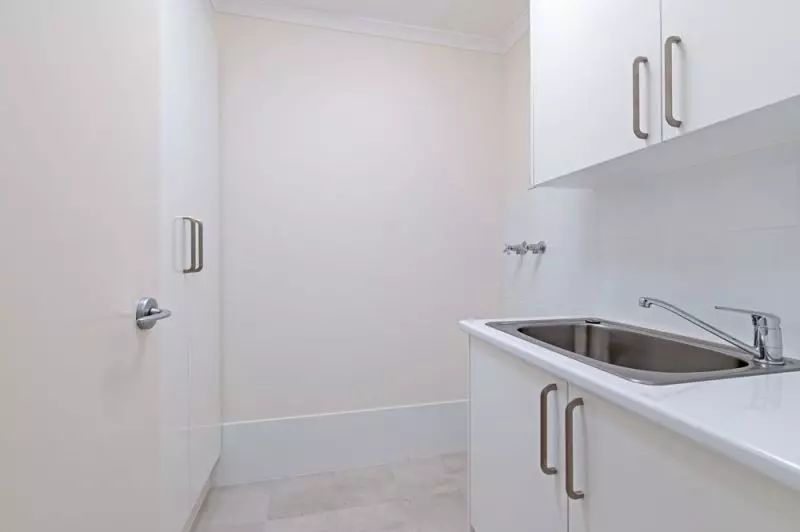 Live in this lovely unit while accessing the level of support you need when you need it!