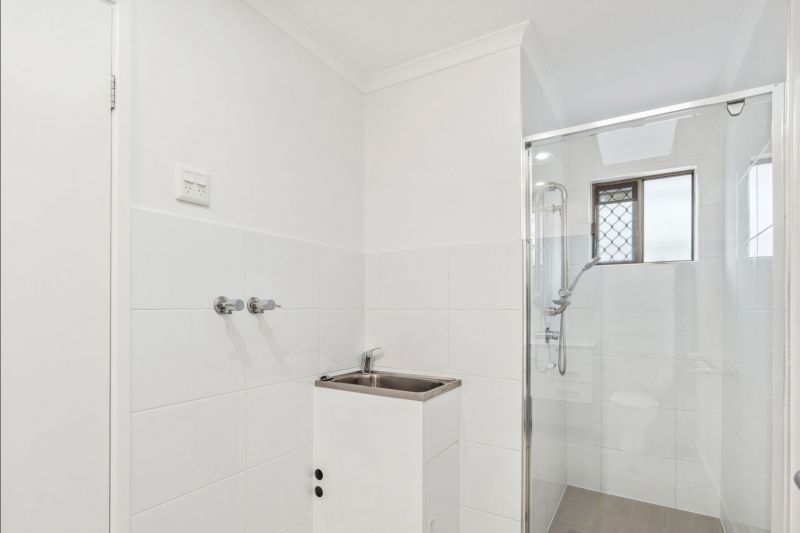 Light-filled one-bedroom plus study villa