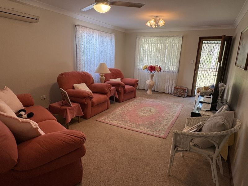 Great Position in Charming Community!
