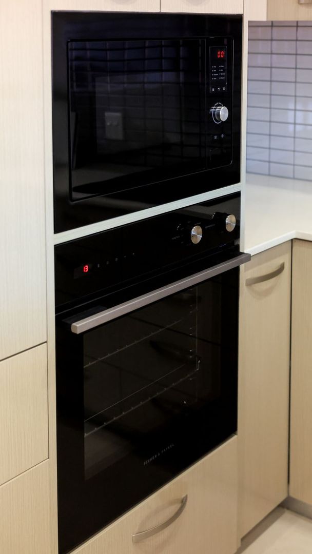 Discover the perfect blend of style and convenience in the Gabba