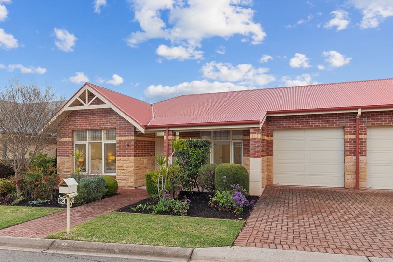 Delightful Villa with Sunny Garden and Short Stroll to the Beach