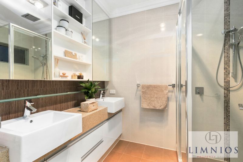 Super spacious, lock and leave Urban living