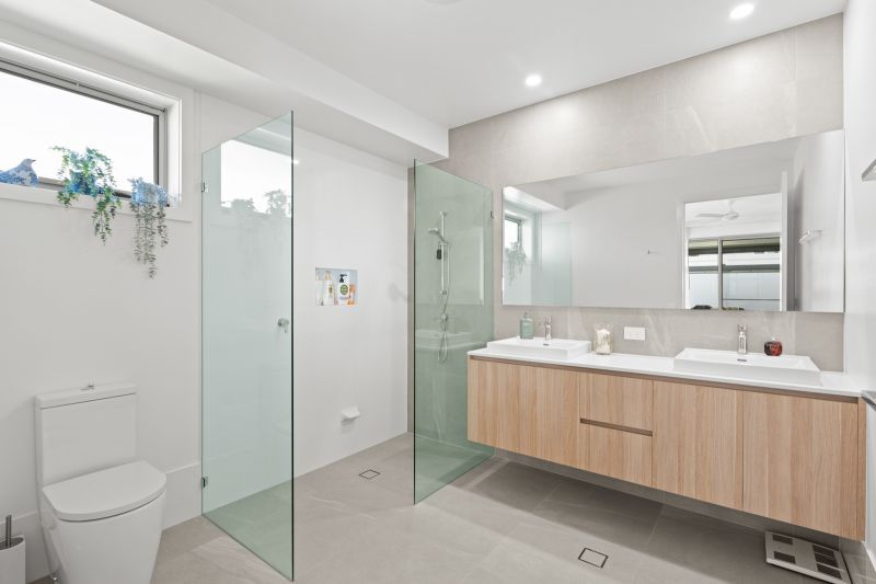 Entertainers Dream: Near New Home