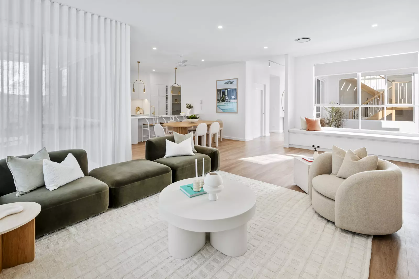 Ivey by Palm Lake Resort Pelican Waters