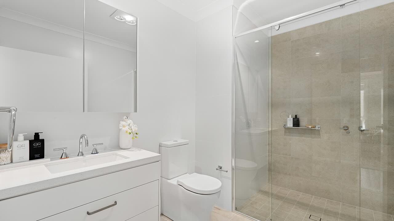 210B South Circuit, Oran Park, NSW 2570