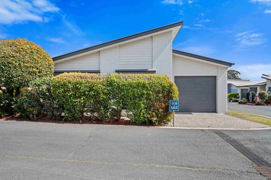 Great location for this two bedroom home in Palm Lake Resort Eagleby