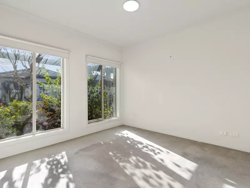 Stylish Home with Private Garden near Clubhouse