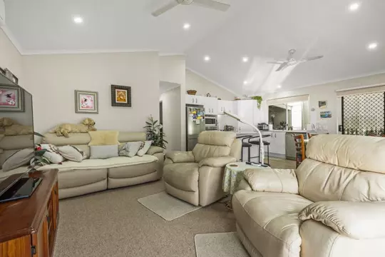 Light Filled Home - Relaxed Living!