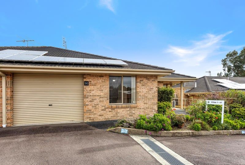 Spacious Open Plan Villa with Garage and Sunny Patio