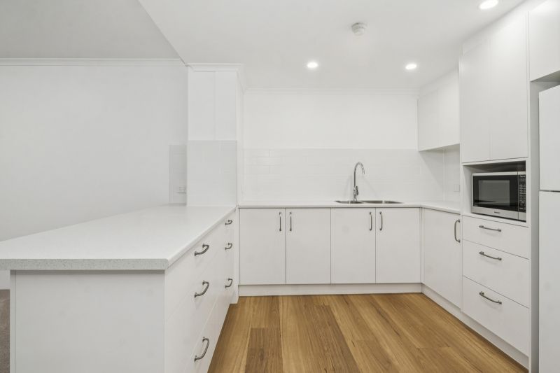 Rare supersized one bedroom apartment!