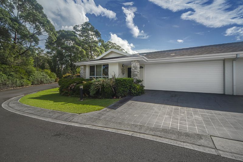 Freshly Updated Corner Villa with Private Garden