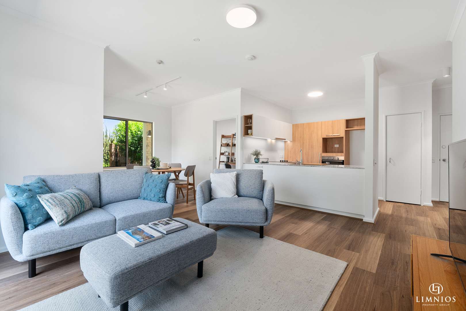 CURRENTLY UNDER OFFER. Fabulous garden apartment!