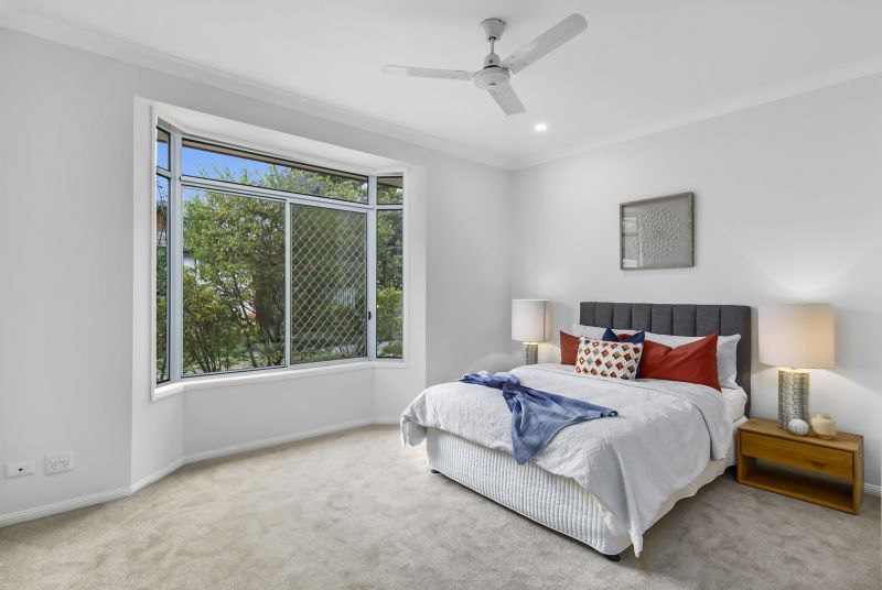 2-bedroom, 2-bathroom villa with attached garage