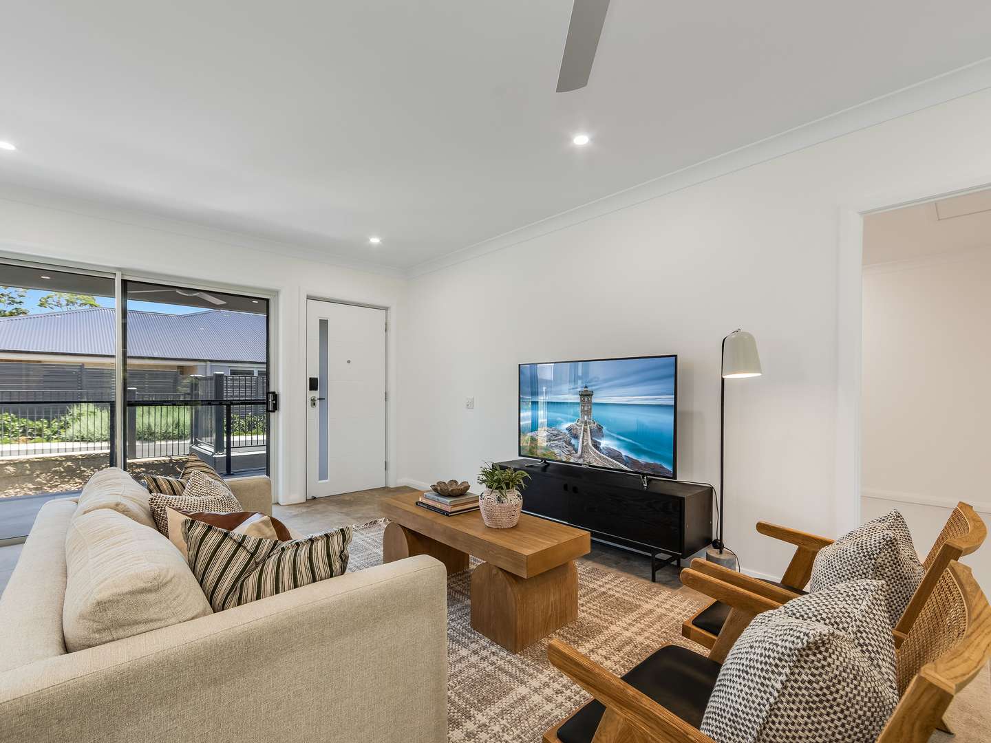 030 Ibis Crescent/33 Shearwater Drive, Shortland, NSW 2307