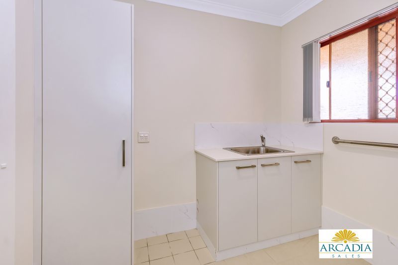 ARCADIA WATERS BICTON - Sought After Ground Floor Villa