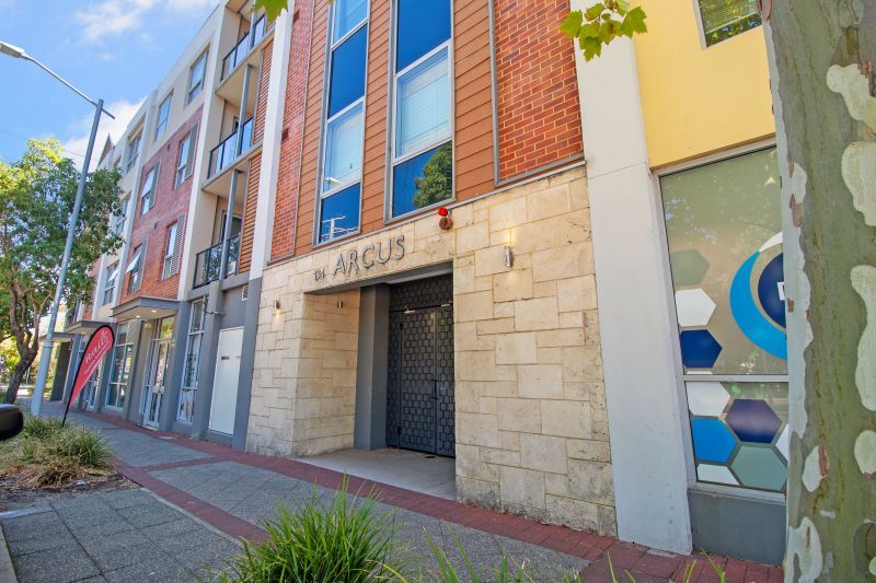 Central Living & Resort Style!