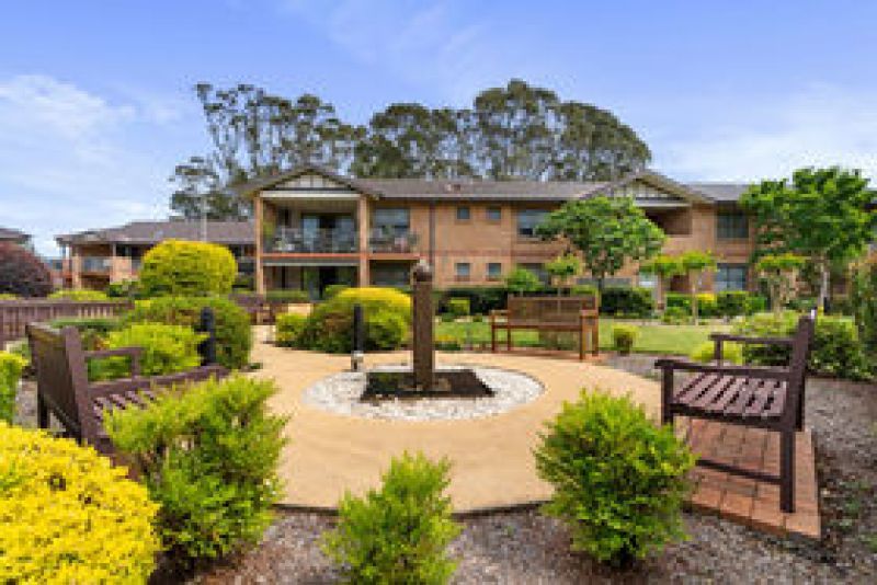 Stylish Upper-Floor Living with Bushland Outlook