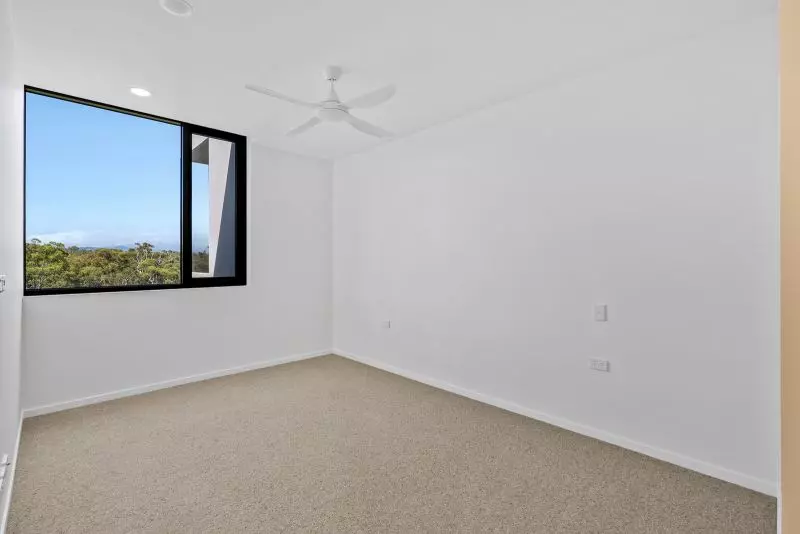 5th floor penthouse views over golf course