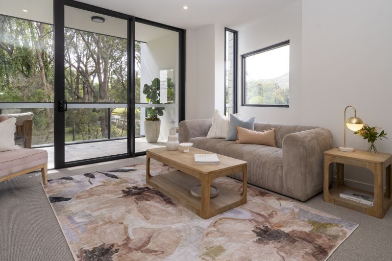 Well-positioned apartment boasting a roomy balcony