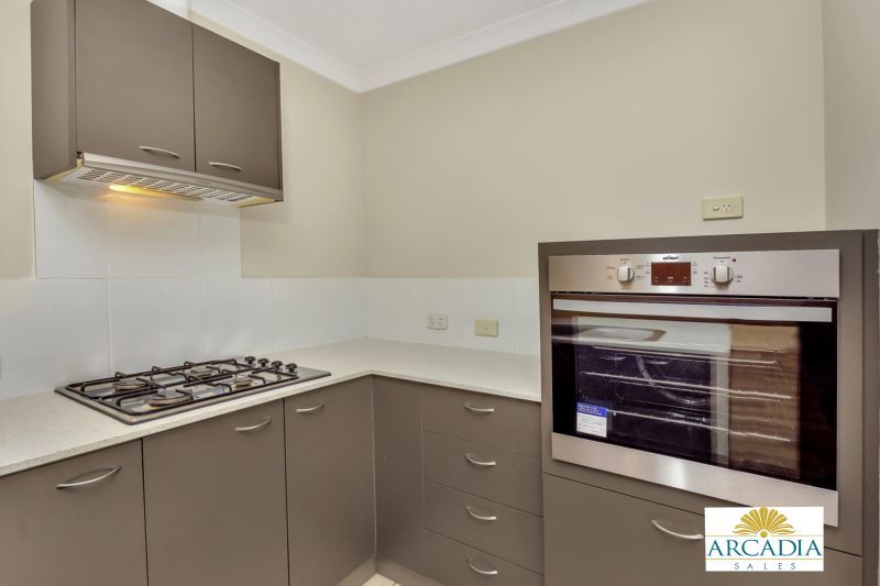 ARCADIA WATERS MADDINGTON - New Stone Bench Top Kitchen, 2 Bedroom + Study