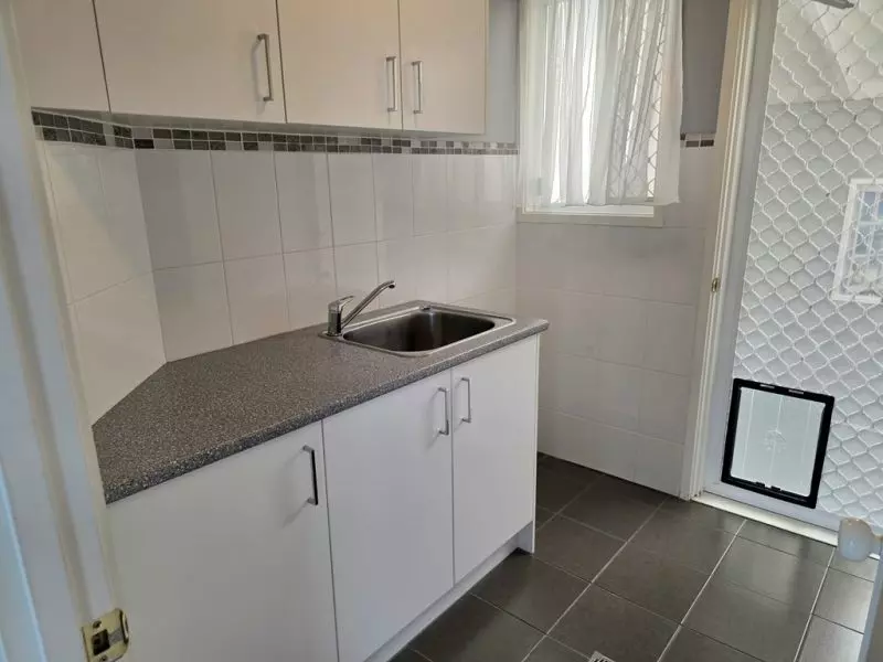 Fresh, Sunny & Immaculate 2-Bedroom